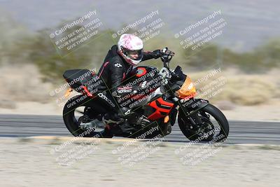 media/Dec-01-2025-Moto Forza (Mon) [[2daa91e15f]]/3-Beginner Group/Session 2 (Turn 7 Inside Pans)/